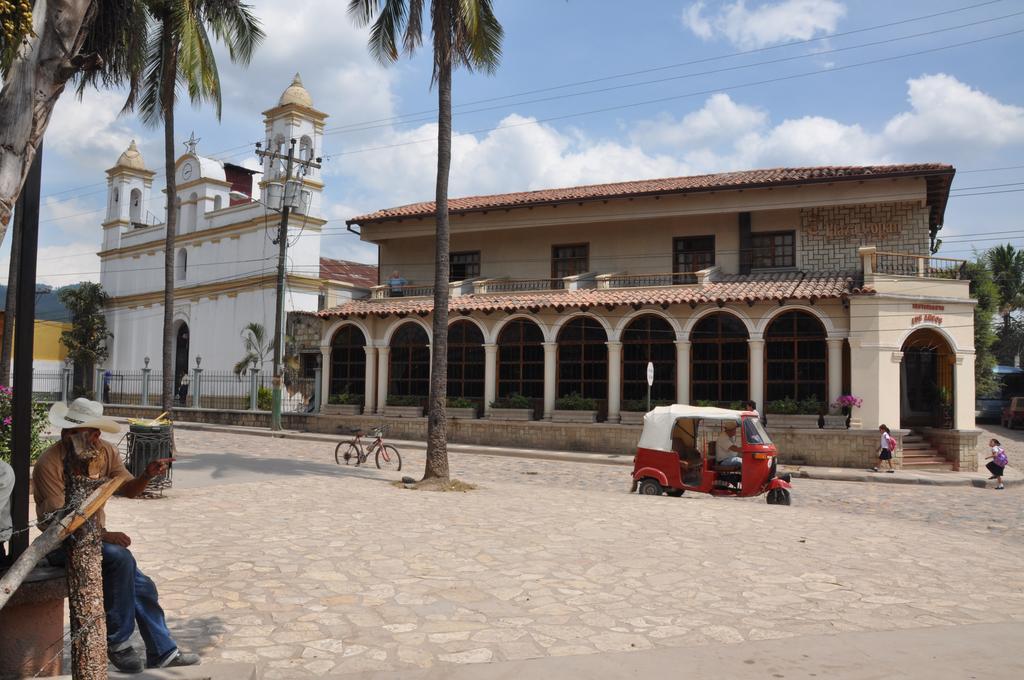 Hotel Plaza Copan Exterior photo